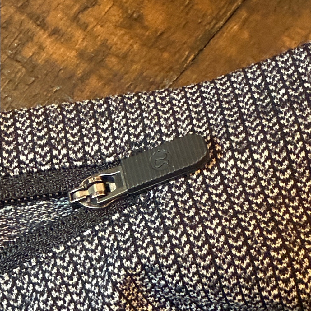 Lululemon Speed Up Tight 28” Full-On Luxtreme – Size 6 - Picture 7 of 8
